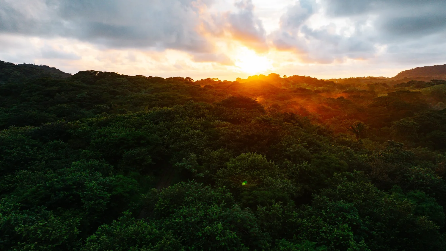 Vista aérea con dron del terreno de Shift Esperanza